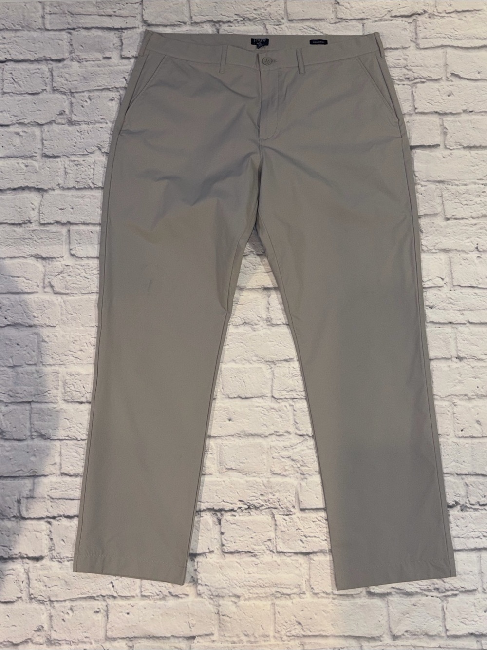J. Crew Straight-fit tech chino pant. Grey. Size 38x32